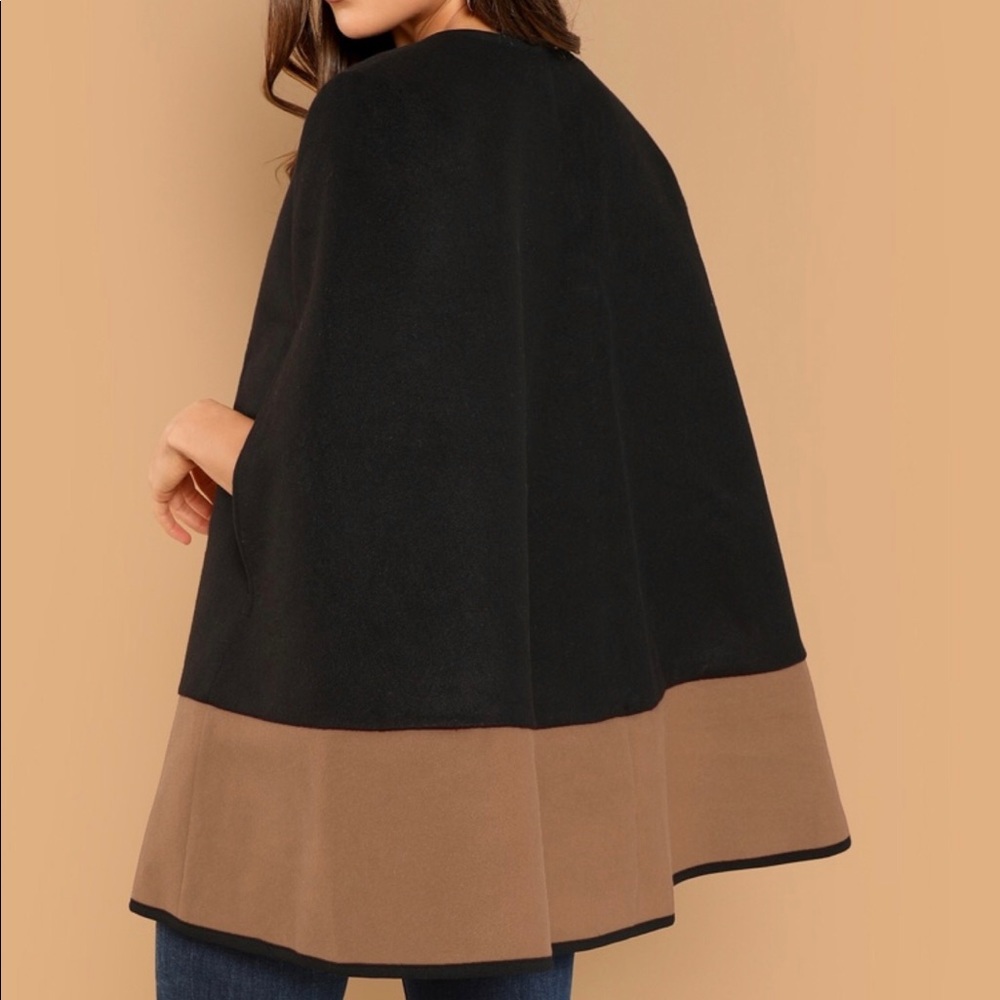 STRIKING cape style coat - Picture 3 of 5